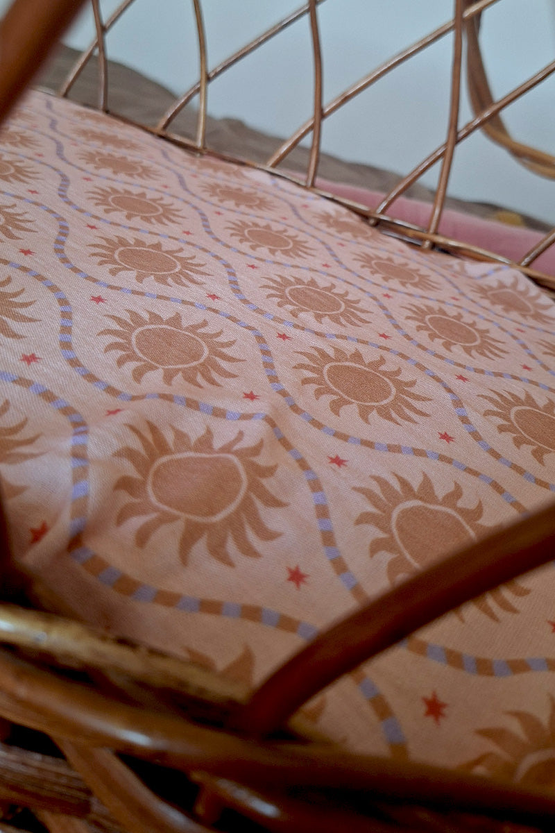 Wieg hoeslaken Sol peachy pink