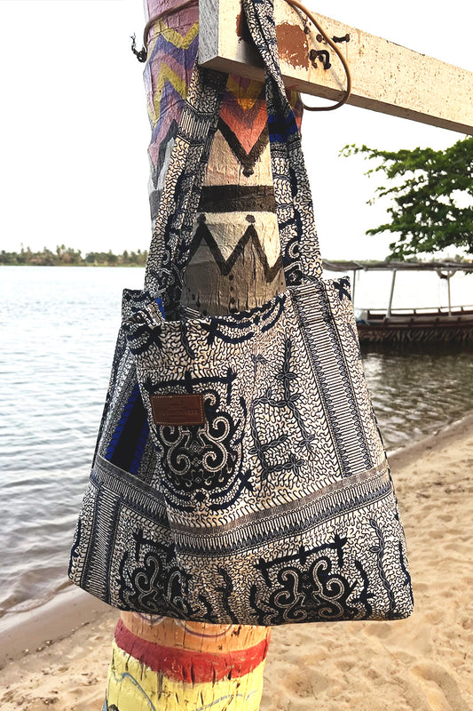 PRE-ORDER - Mombag uit Togo Etatoua blauw - Luz and Moon